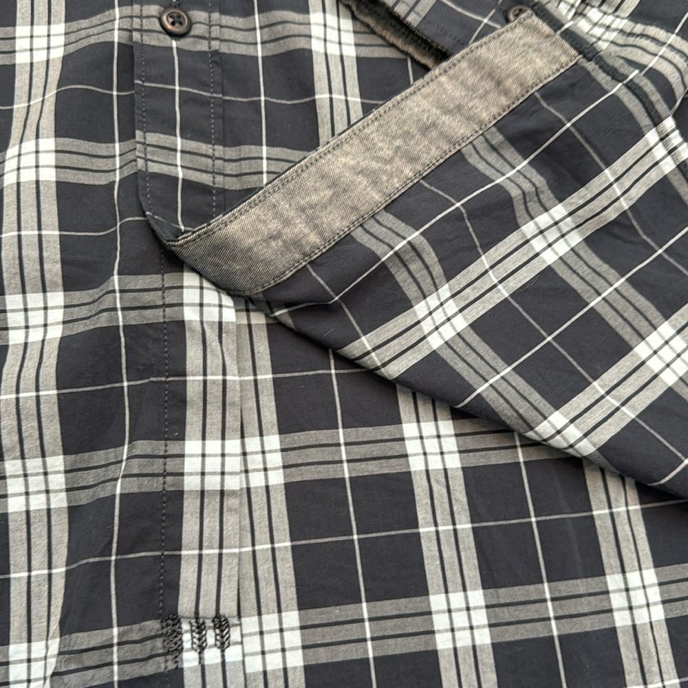 Men’s blue checked button down - Picture 4 of 8